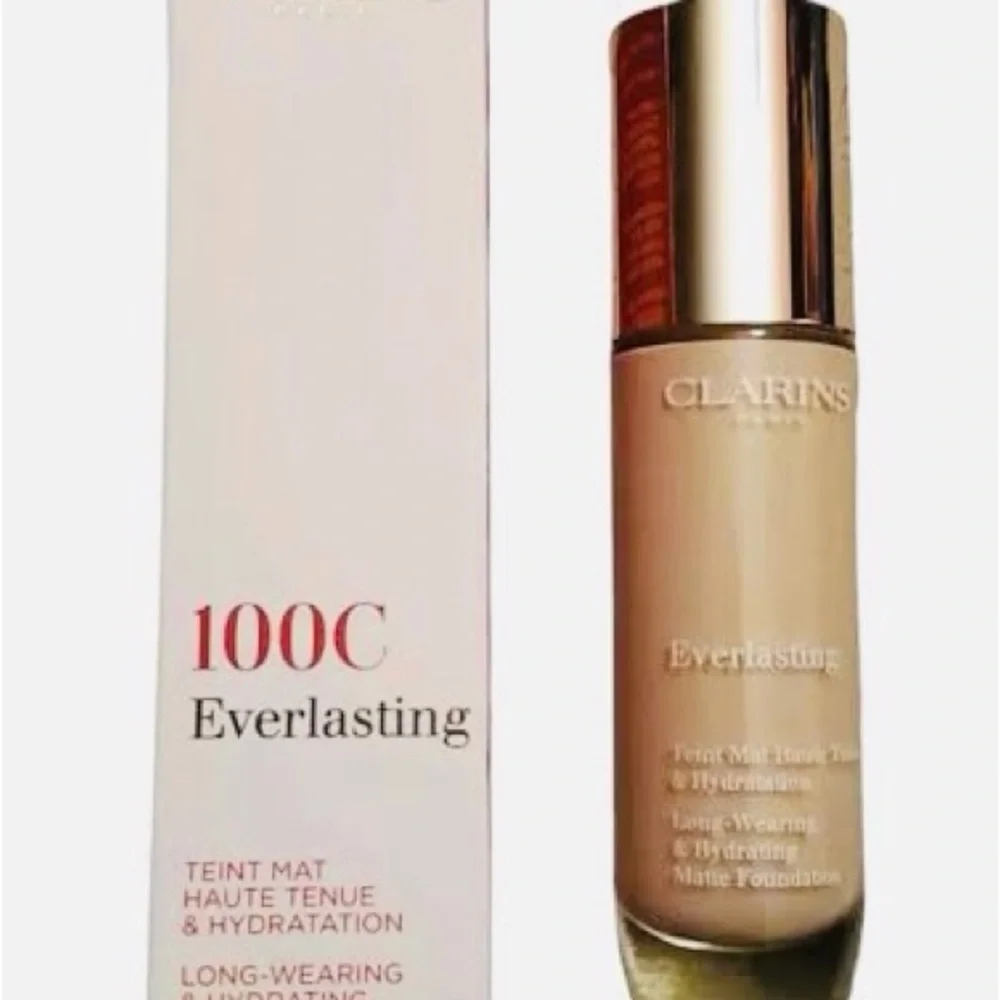 Clarins Everlasting Foundation – Shade 100C Lily - Brand New In Box 🎀